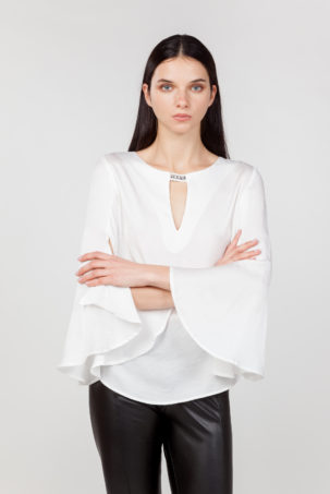 blusa mangas anchas blanca frontal 2